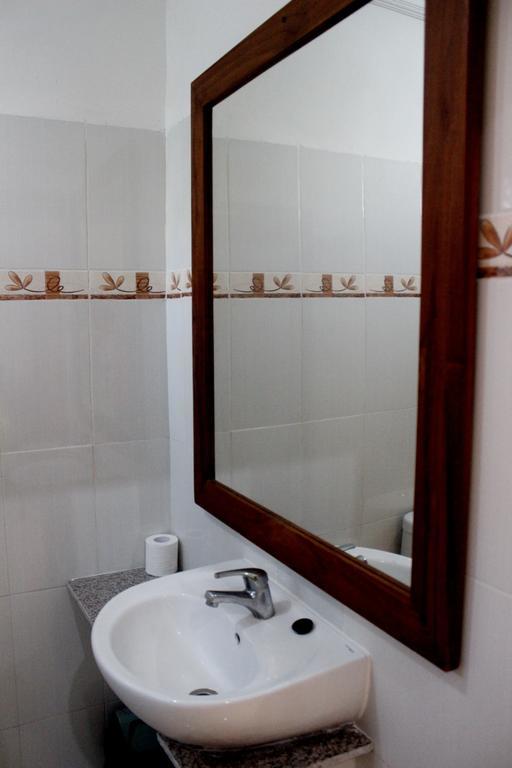 Surya Home Stay Nusa Lembongan  Bilik gambar