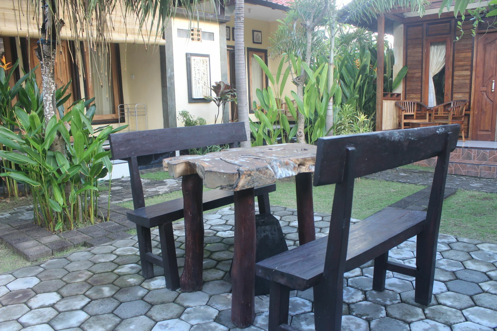 Surya Home Stay Nusa Lembongan  Luaran gambar