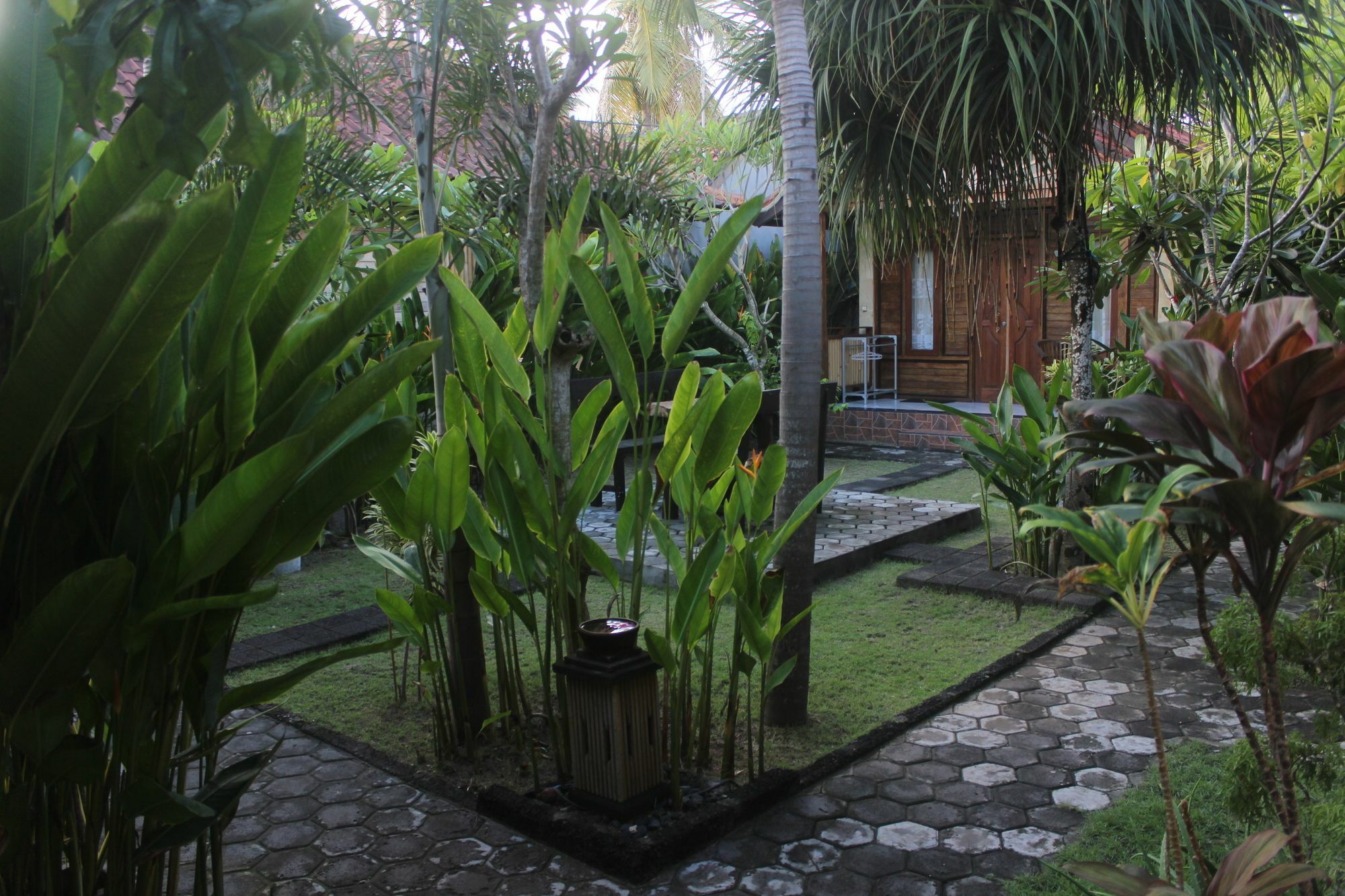 Surya Home Stay Nusa Lembongan  Luaran gambar